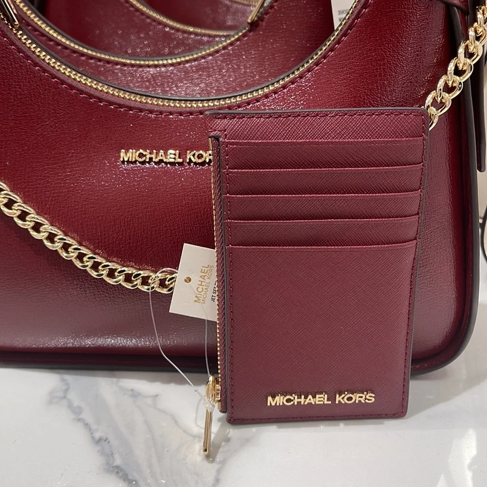 MICHAEL KORS
Jet Set Travel Medium Top Zip Leather Card Case Wallet
Dark Cherry - Picture 1 of 16